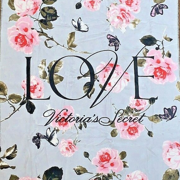 Victoria's Secret Floral Sherpa Blanket 50IN x 60IN/ 127CM x 152CM - Picture 7 of 7